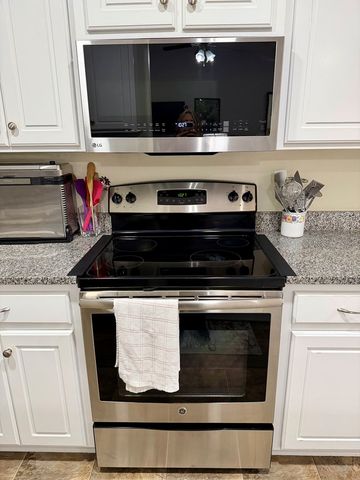 204 Thistlewood Drive, Dothan, AL 36301