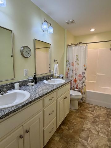 204 Thistlewood Drive, Dothan, AL 36301