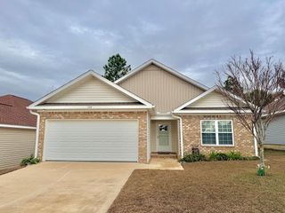 204 Thistlewood Drive, Dothan, AL 36301