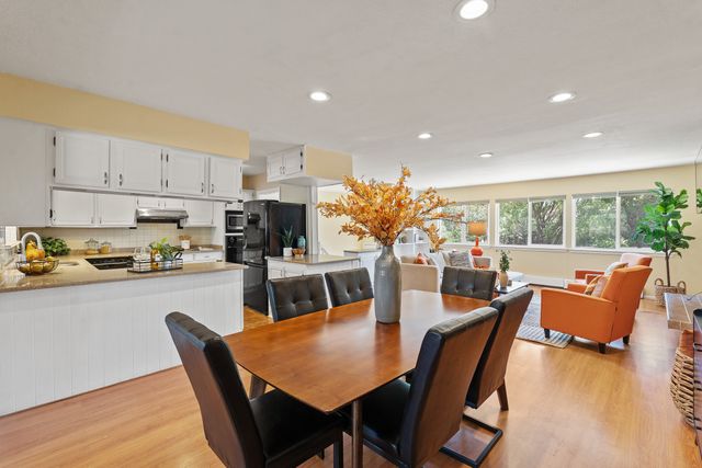 1984 Camino Manzana, Los Alamos, NM 87544