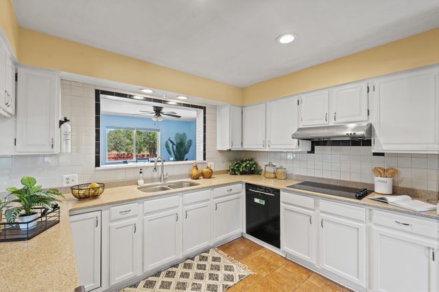 1984 Camino Manzana, Los Alamos, NM 87544