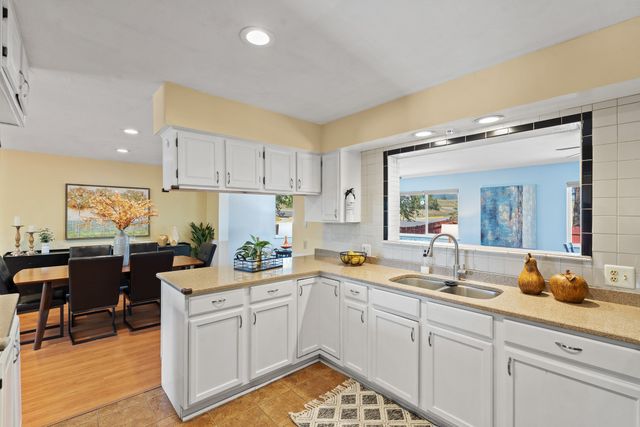 1984 Camino Manzana, Los Alamos, NM 87544