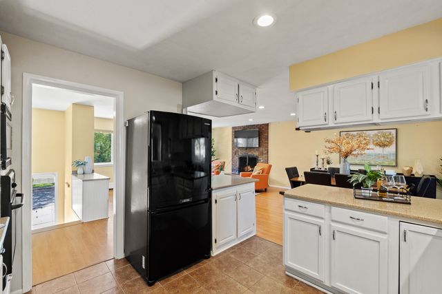 1984 Camino Manzana, Los Alamos, NM 87544