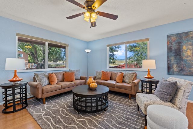 1984 Camino Manzana, Los Alamos, NM 87544