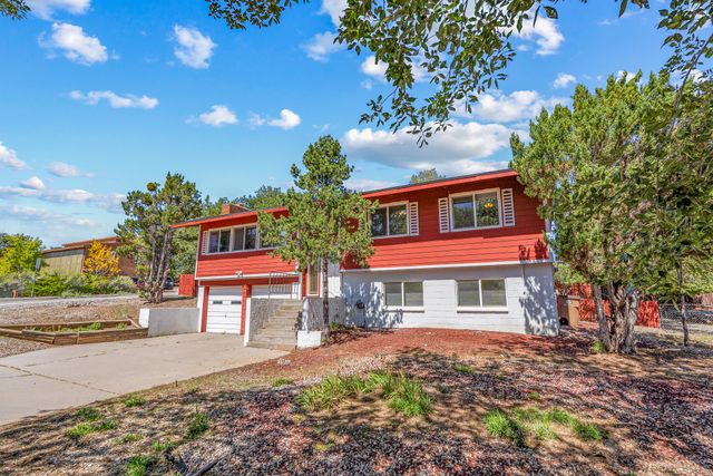 1984 Camino Manzana, Los Alamos, NM 87544