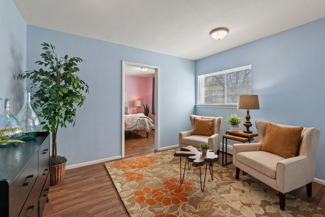 1984 Camino Manzana, Los Alamos, NM 87544