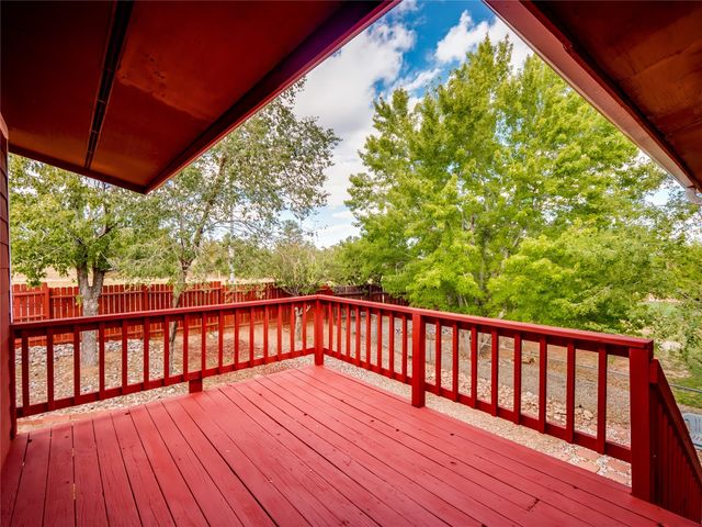 1984 Camino Manzana, Los Alamos, NM 87544