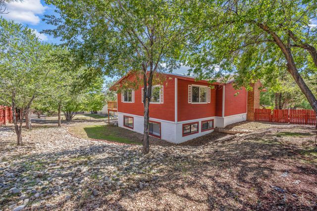 1984 Camino Manzana, Los Alamos, NM 87544