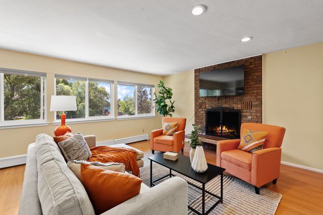 1984 Camino Manzana, Los Alamos, NM 87544