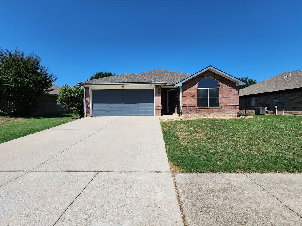 504 Ryan Street, Saginaw, TX 76179