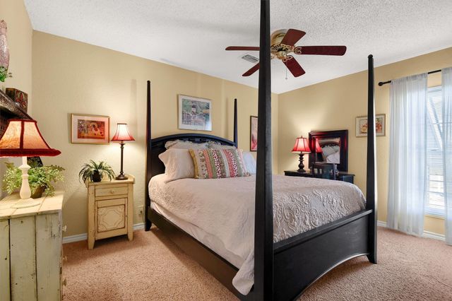 203 Kiowa Drive W, Lake Kiowa, TX 76240