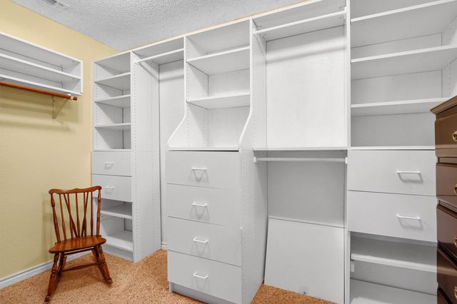 203 Kiowa Drive W, Lake Kiowa, TX 76240