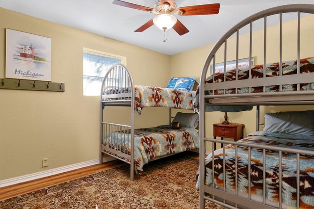 203 Kiowa Drive W, Lake Kiowa, TX 76240