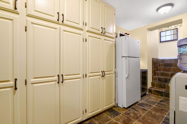 203 Kiowa Drive W, Lake Kiowa, TX 76240