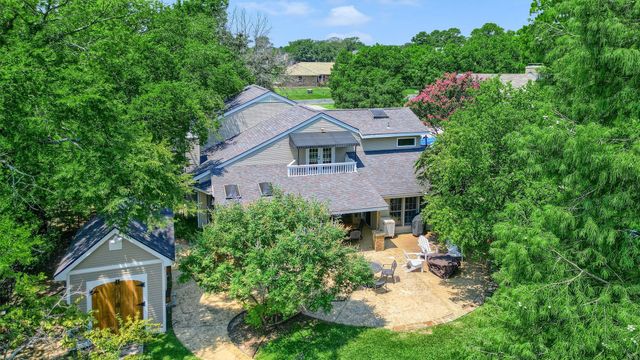 203 Kiowa Drive W, Lake Kiowa, TX 76240