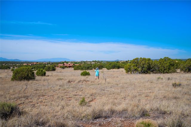 19 Calle Ventoso E, Santa Fe, NM 87506