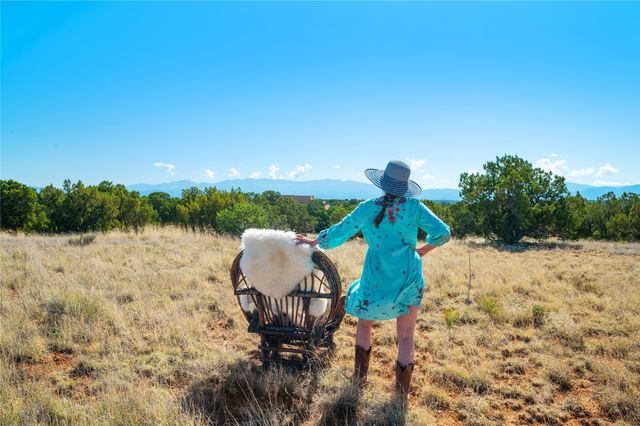 19 Calle Ventoso E, Santa Fe, NM 87506