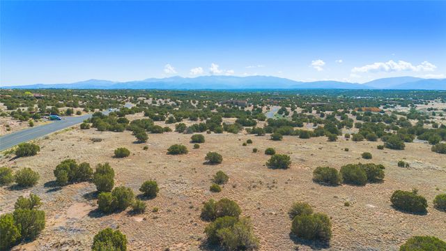 19 Calle Ventoso E, Santa Fe, NM 87506