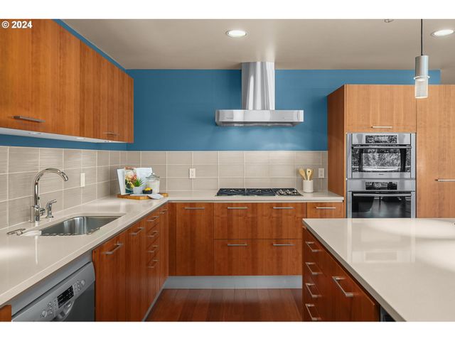 311 Nw 12TH Ave 402, Portland, OR 97209