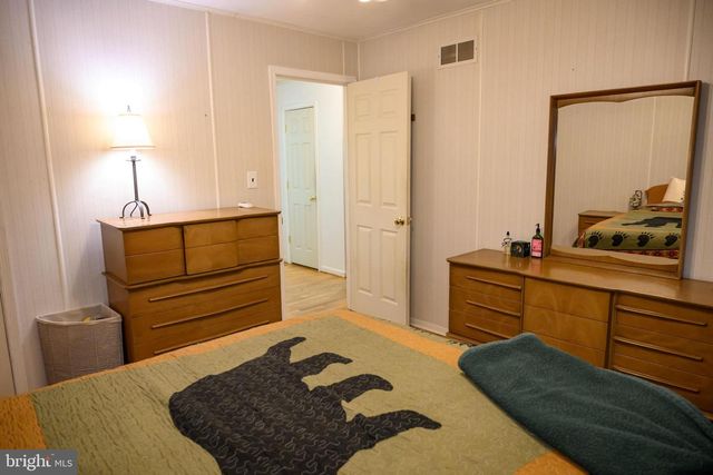 12 S NACE LN, Dover, DE 19901