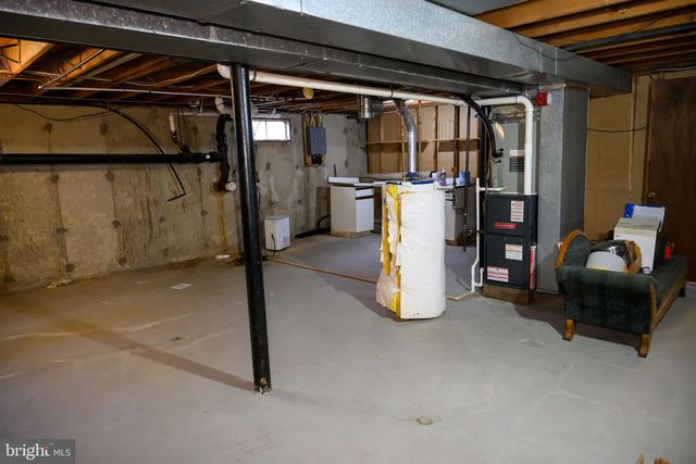 12 S NACE LN, Dover, DE 19901