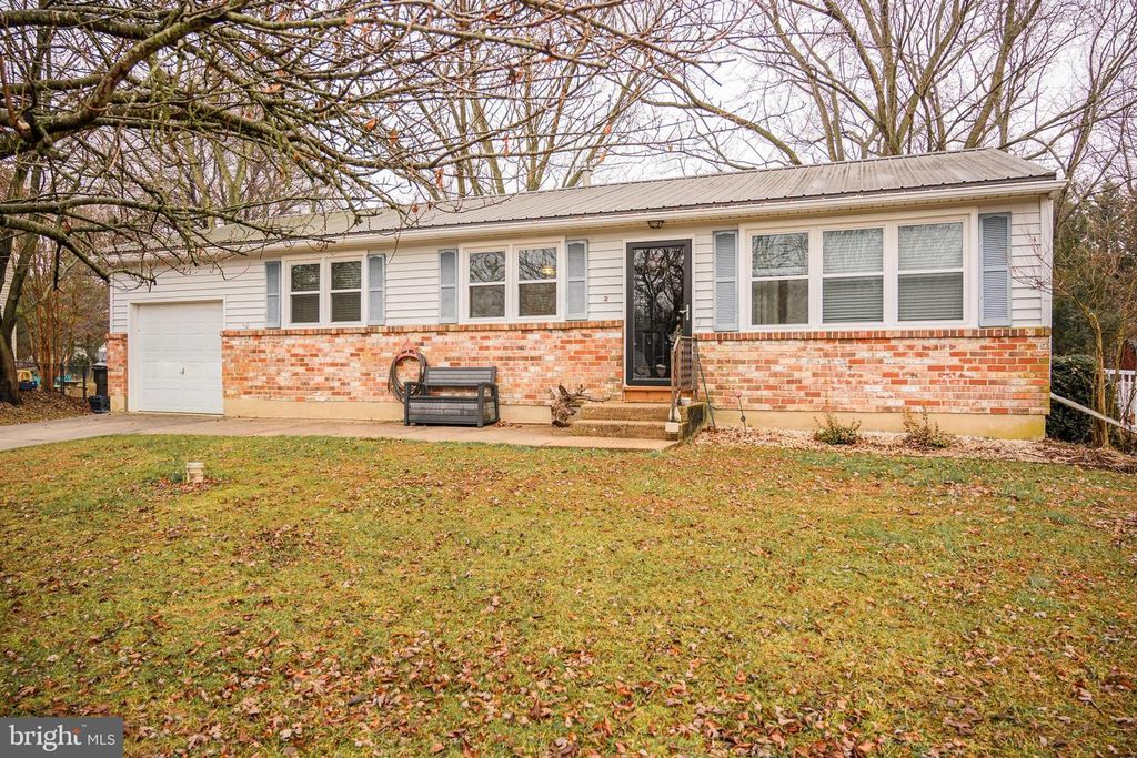 12 S NACE LN, Dover, DE 19901