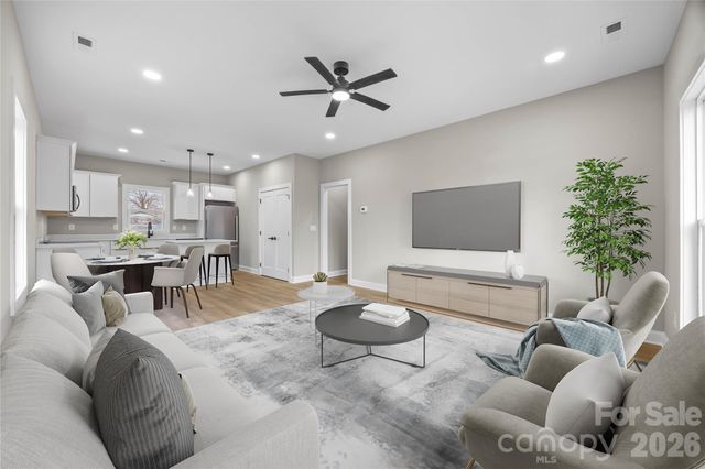 401 Lee Street B, Mount Holly, NC 28120