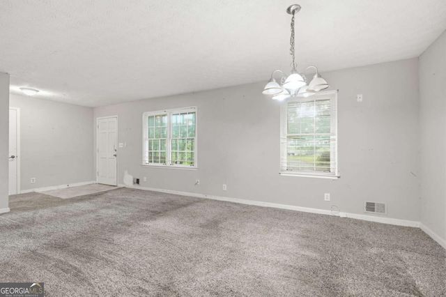 328 Fayette Villa Court, Fayetteville, GA 30214
