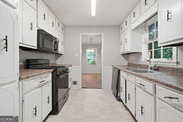 328 Fayette Villa Court, Fayetteville, GA 30214