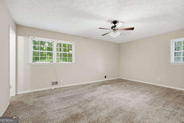 328 Fayette Villa Court, Fayetteville, GA 30214