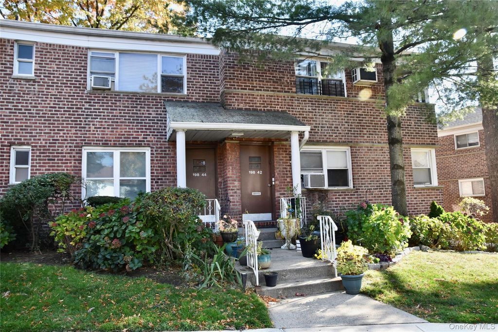 198-44 Pompeii Avenue 1A, Hollis, NY 11423