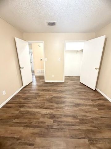 139 Elm DR 203, Lockhart, TX 78644