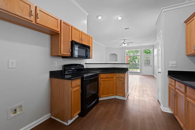 20 GARDEN SPRINGS DR, Oakland, TN 38060