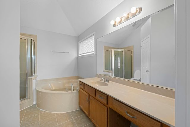 20 GARDEN SPRINGS DR, Oakland, TN 38060