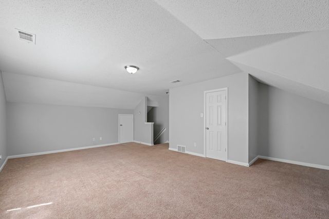 20 GARDEN SPRINGS DR, Oakland, TN 38060