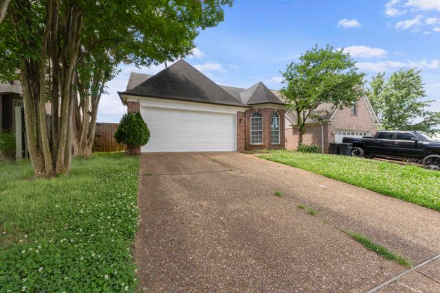 20 GARDEN SPRINGS DR, Oakland, TN 38060