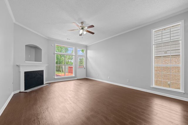 20 GARDEN SPRINGS DR, Oakland, TN 38060