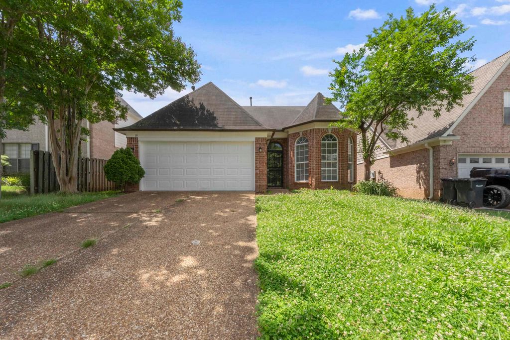 20 GARDEN SPRINGS DR, Oakland, TN 38060