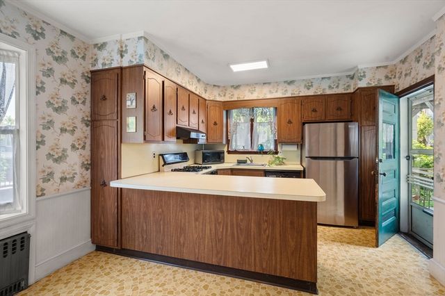 108 Langdon Ave, Watertown, MA 02472
