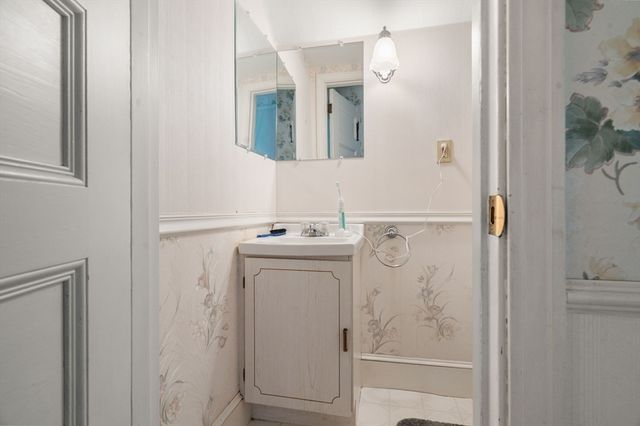 108 Langdon Ave, Watertown, MA 02472