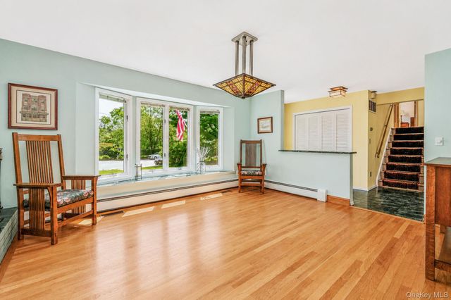 3 Oak Court, Hampton Bays, NY 11946