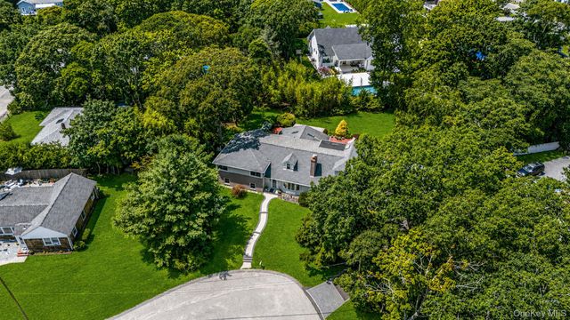 3 Oak Court, Hampton Bays, NY 11946