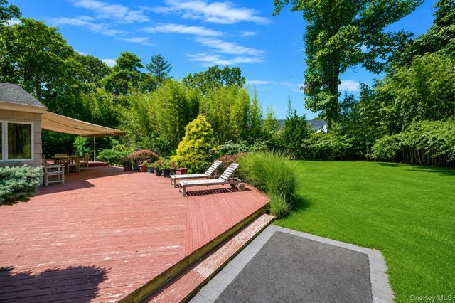 3 Oak Court, Hampton Bays, NY 11946
