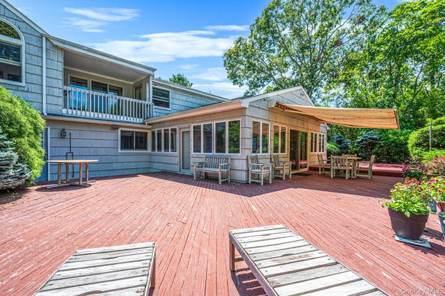 3 Oak Court, Hampton Bays, NY 11946