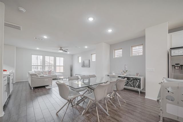 2126 Bauer Park Drive, Houston, TX 77080