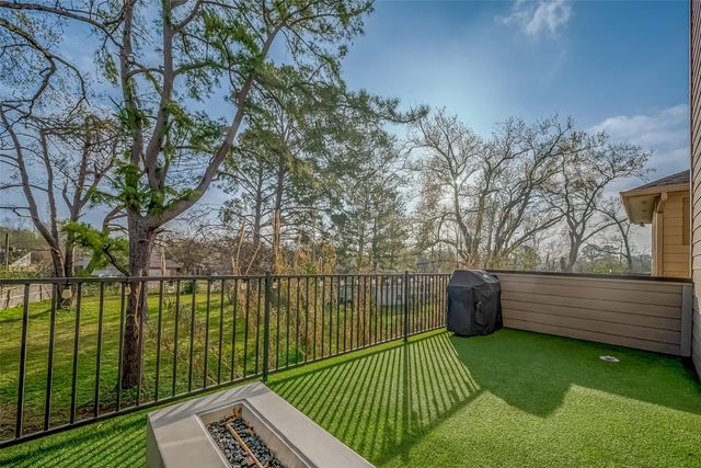 2126 Bauer Park Drive, Houston, TX 77080