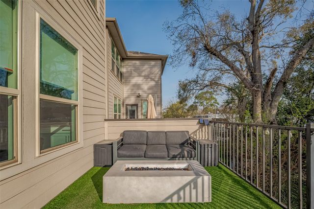 2126 Bauer Park Drive, Houston, TX 77080