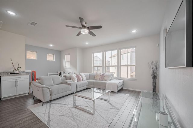 2126 Bauer Park Drive, Houston, TX 77080