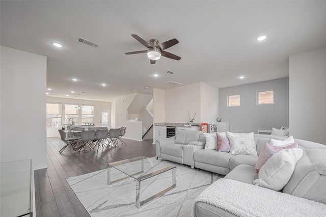 2126 Bauer Park Drive, Houston, TX 77080