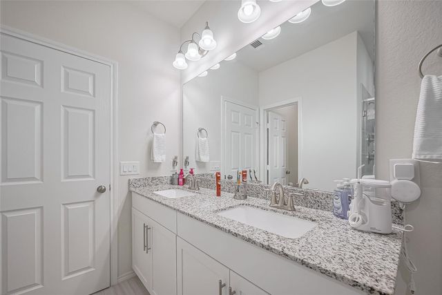 2126 Bauer Park Drive, Houston, TX 77080